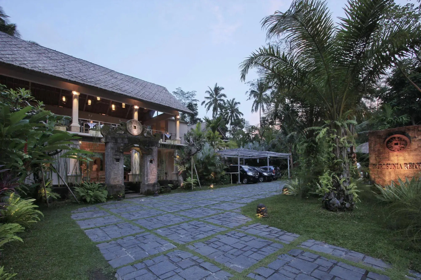 Отель The Kanjeng Resort Ubud