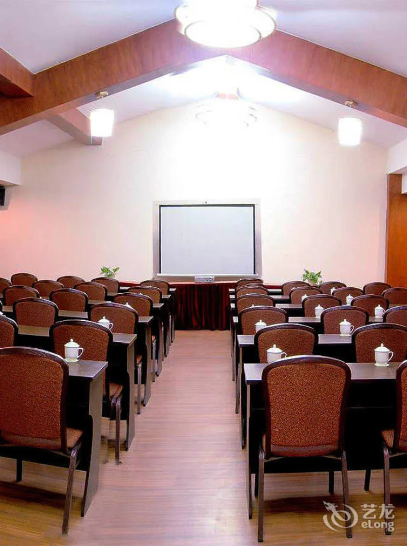 Yangshuo Tangrenjie Hotel