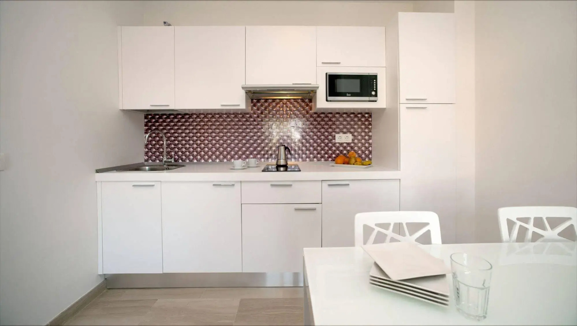 Leo Isla Canela Selection