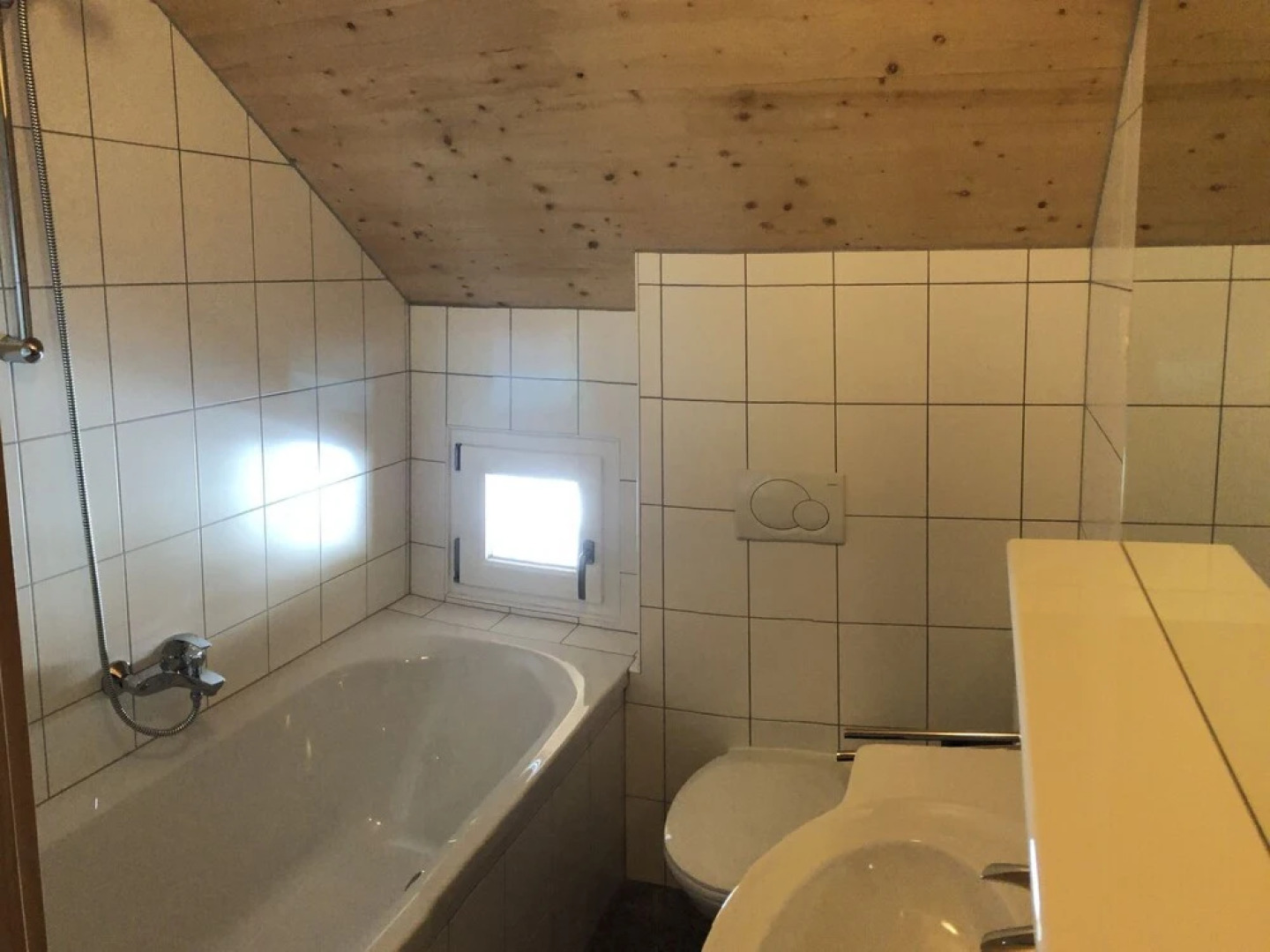 Detached Wooden Chalet with Sauna near Kreischberg