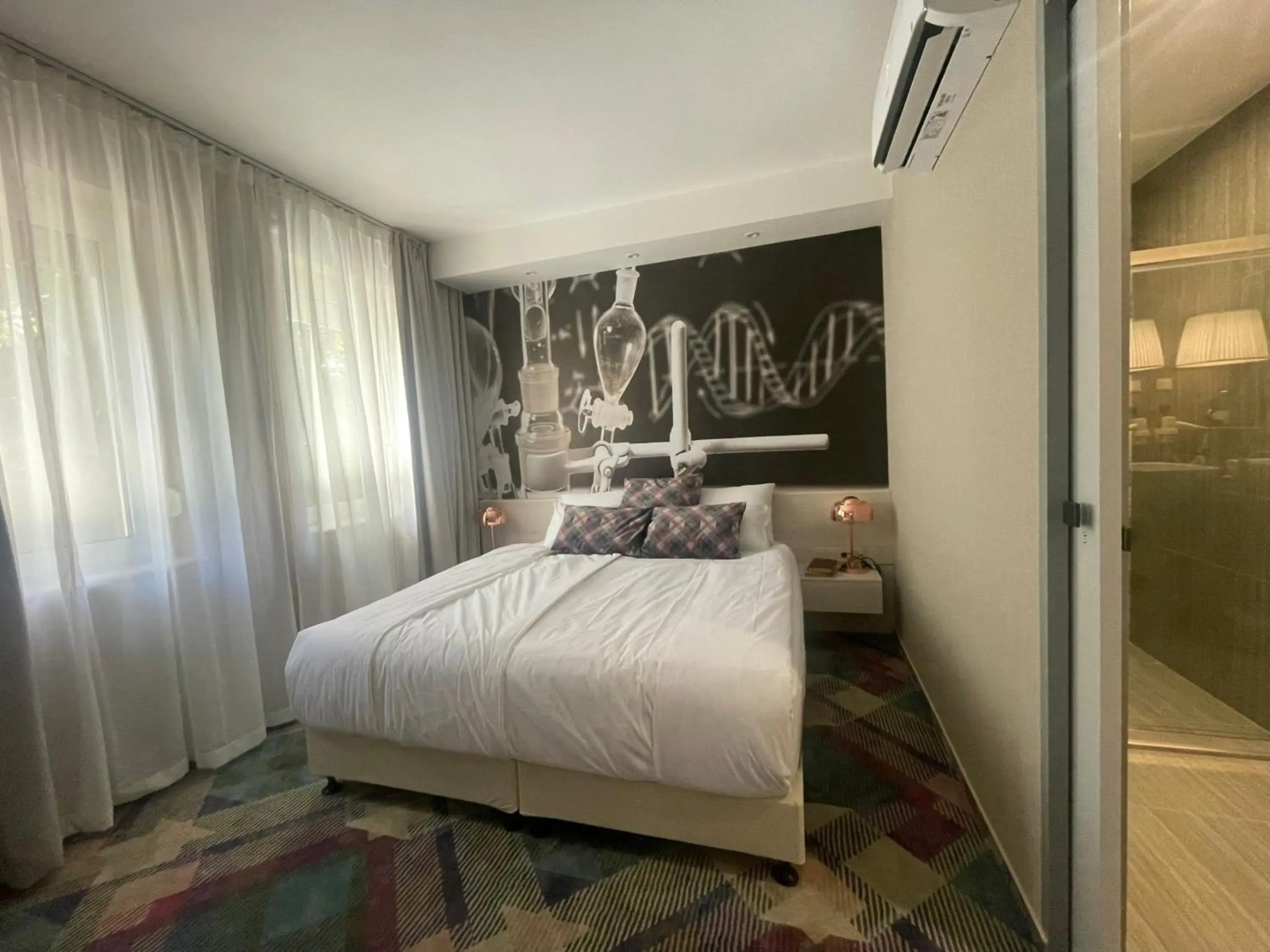 Science Hotel