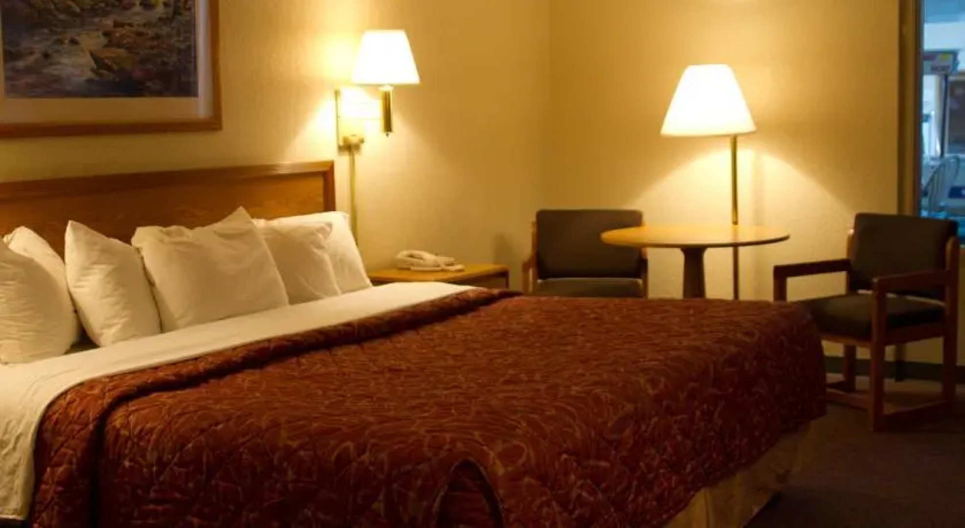 Superior Bayfront Inn