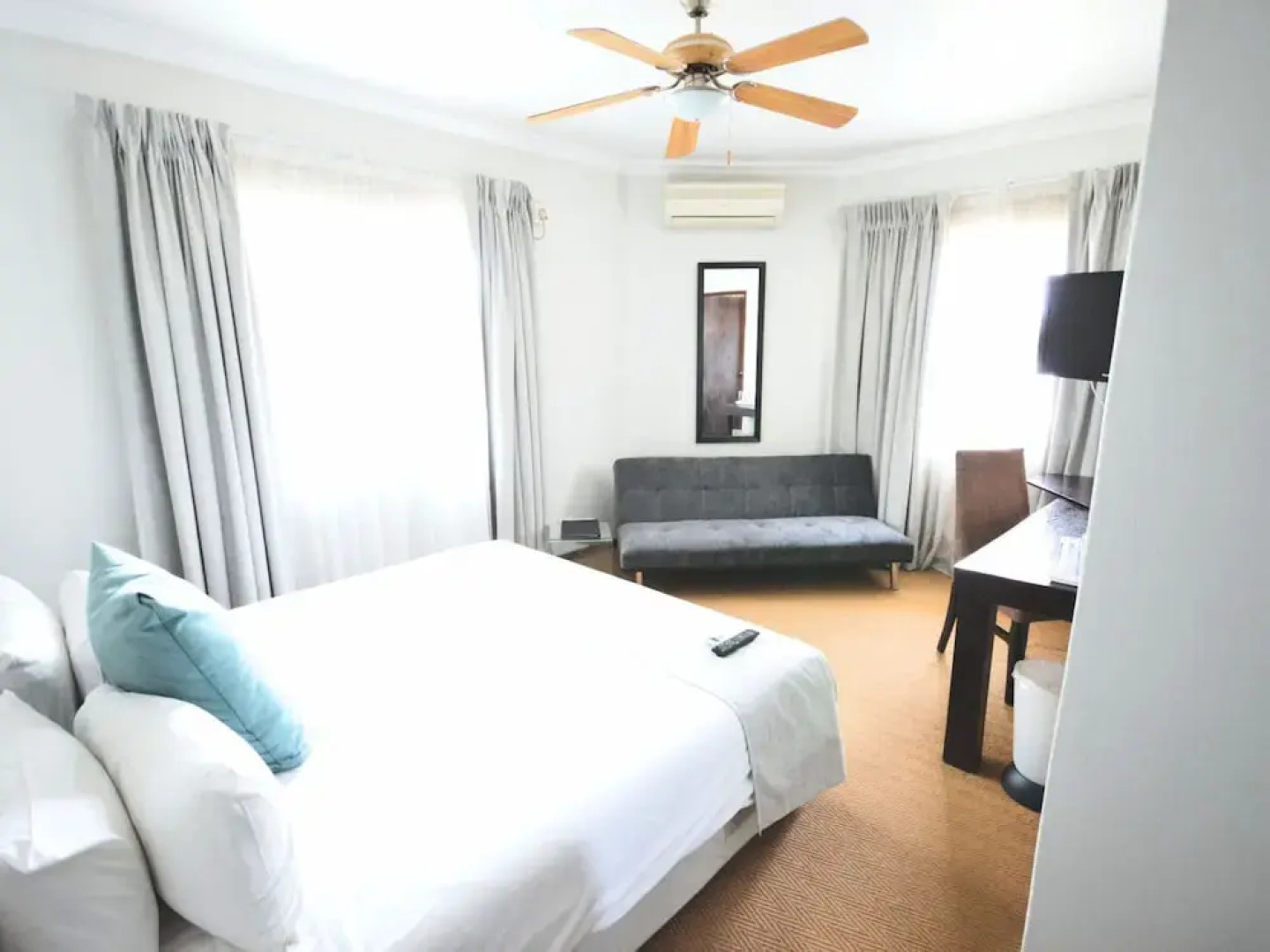 ANEW Hotel & Convention Centre OR Tambo