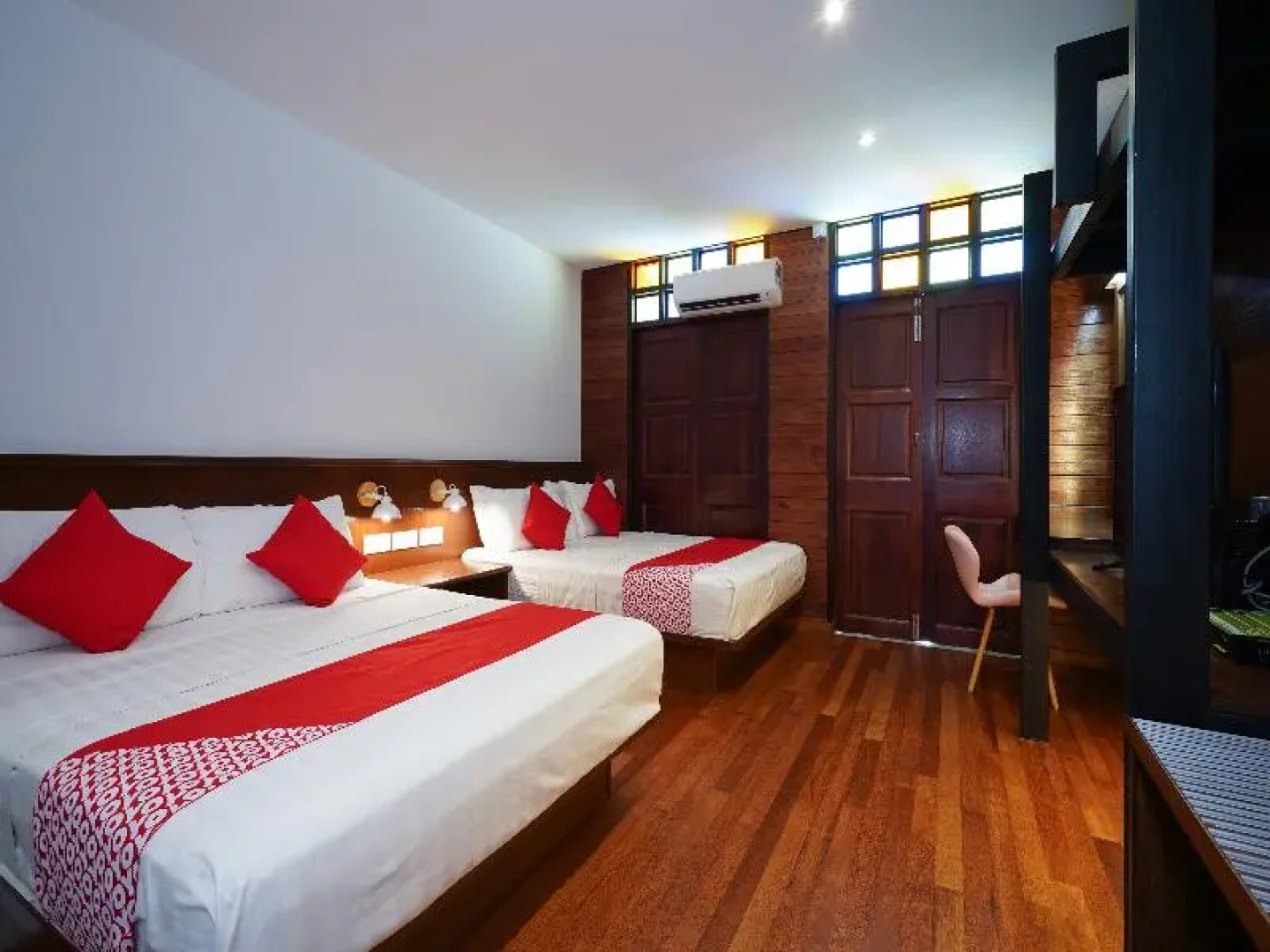 Oyo 89334 Little Kampung Studio