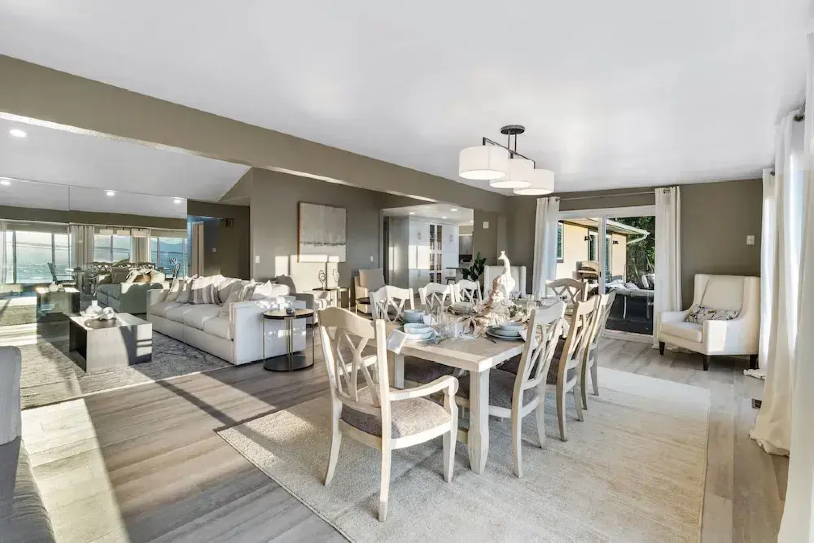 Millcreek Villa: Scenic Fun & Games Getaway! 5 Bedroom Home by RedAwning