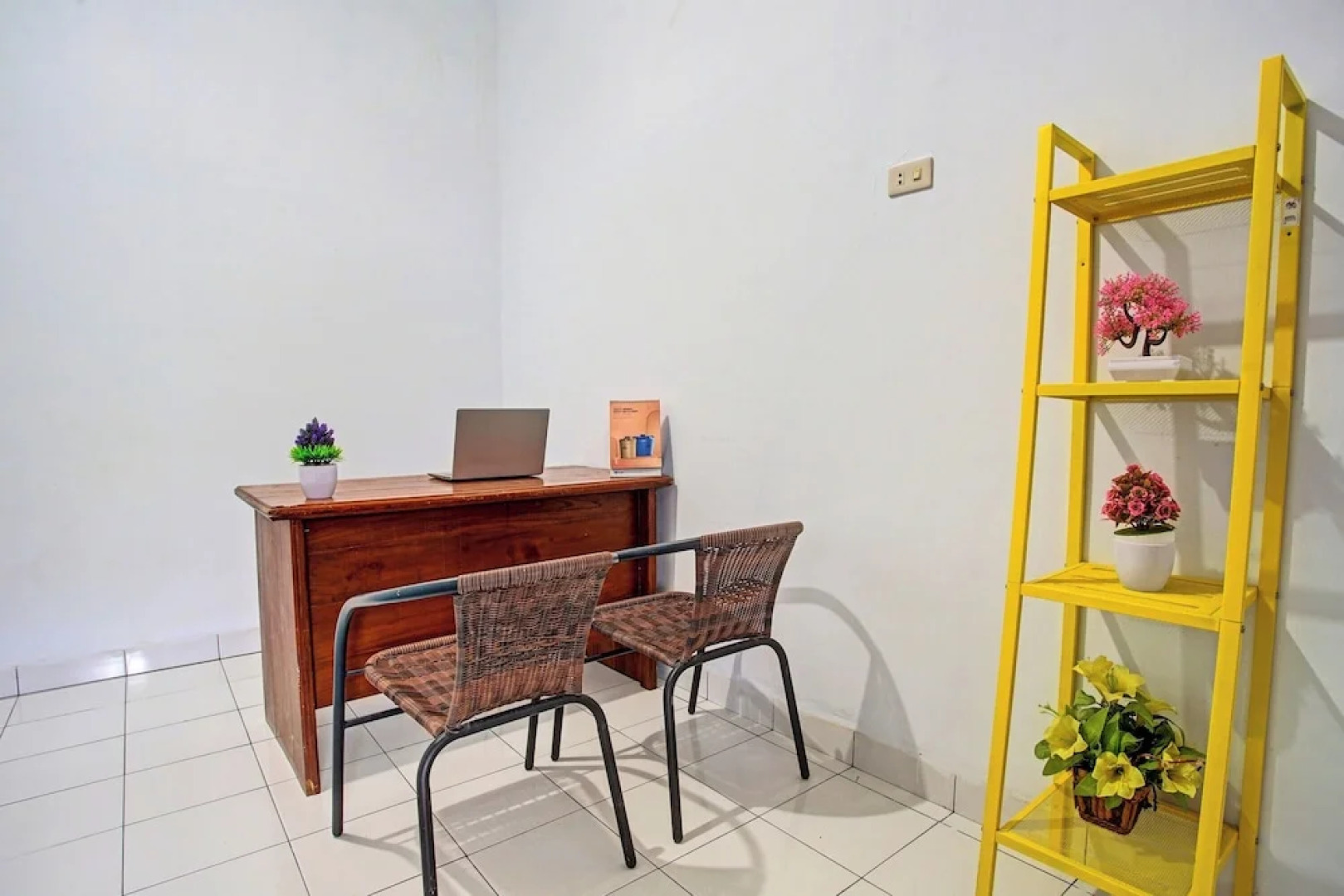 Wisma Amalia Syariah by OYO Rooms