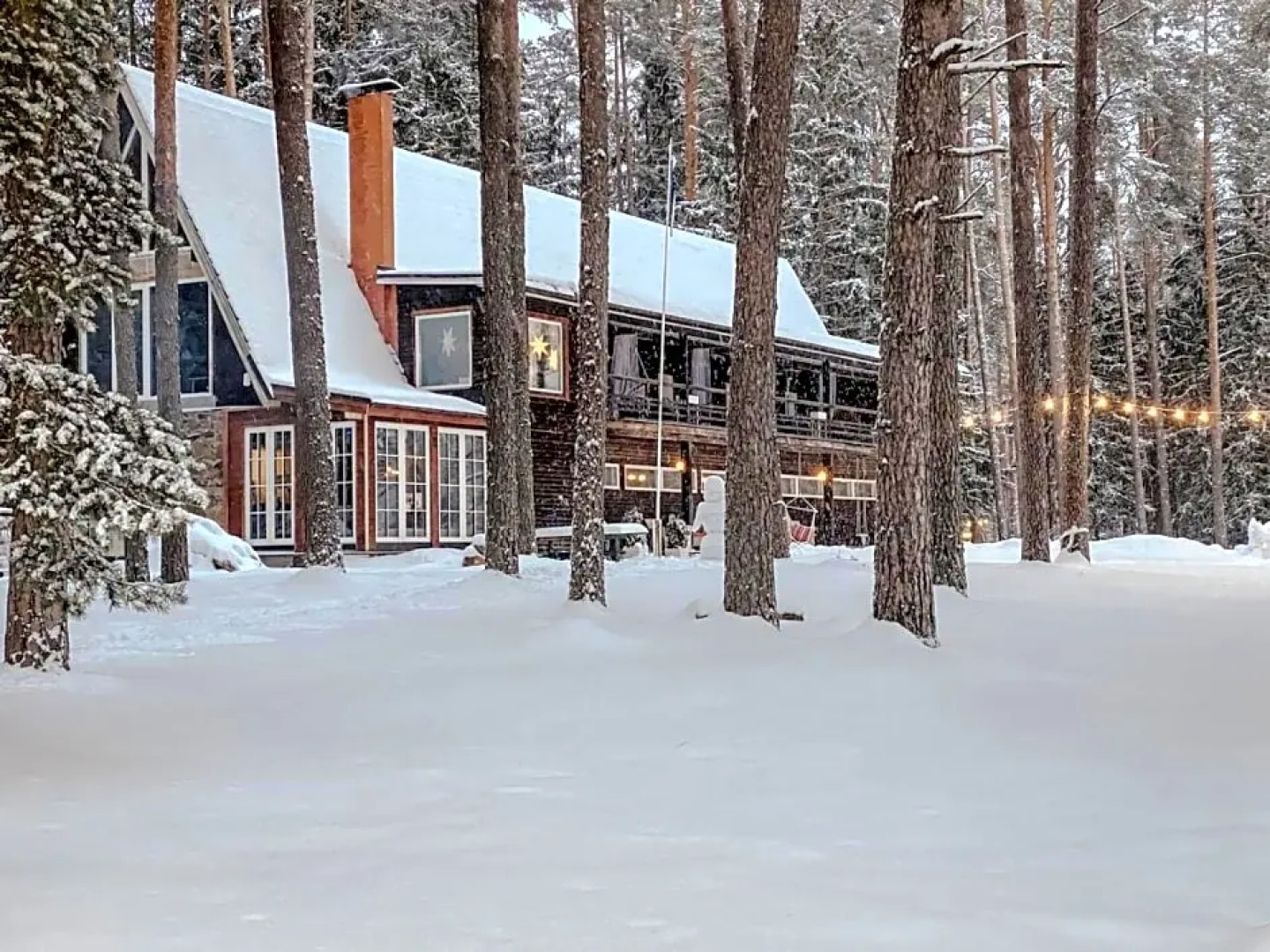 Saarj¿e puhkemaja tuba koos hommikus¿¿giga