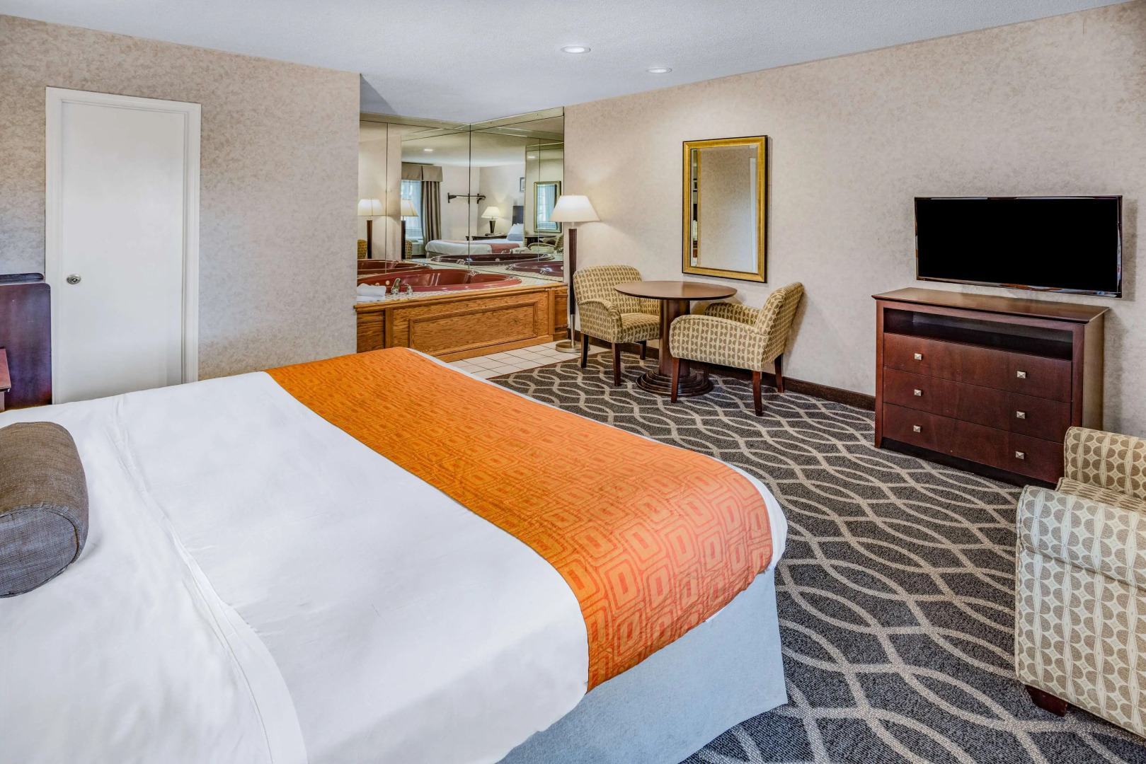 Howard Johnson by Wyndham Lenox