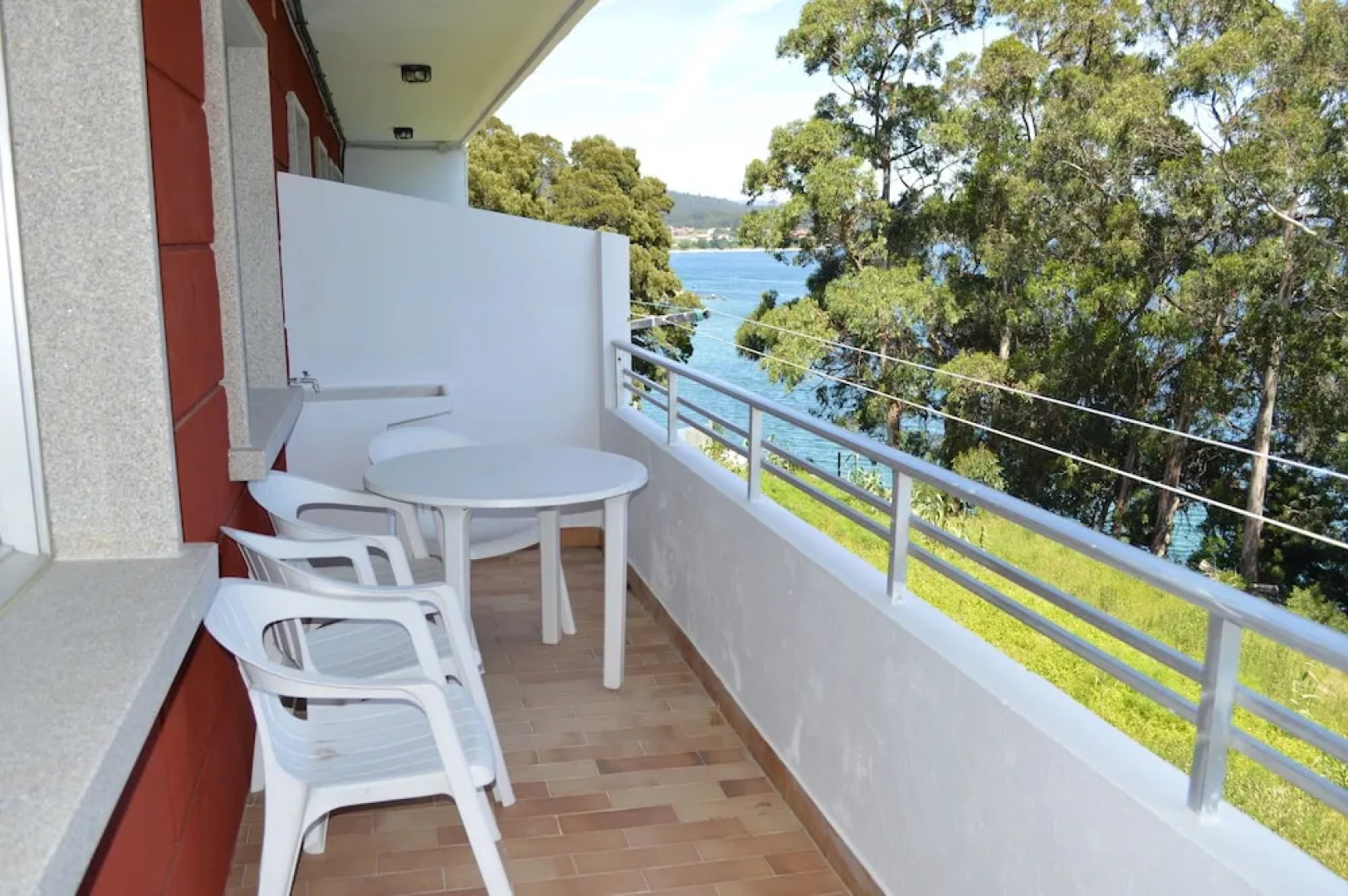 Apartamentos Sinás Playa