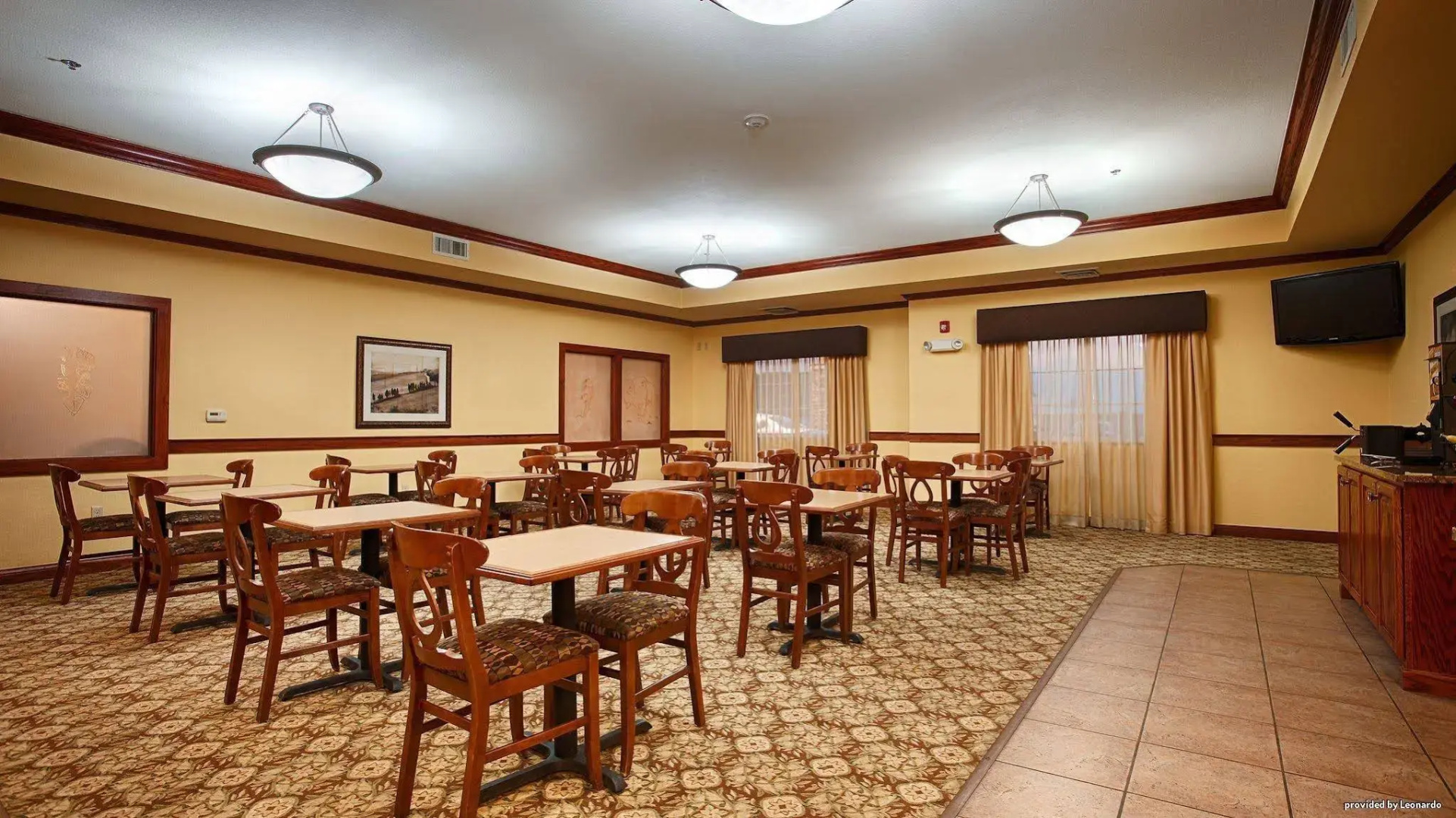 Best Western Plus Butterfield Inn