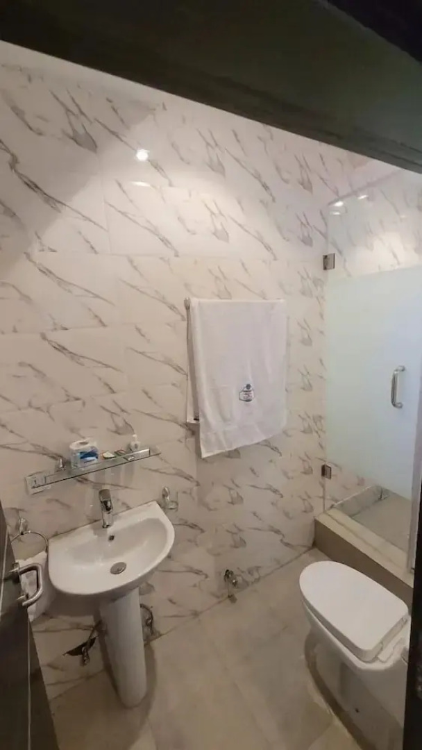 Riverview Hotel and Suites