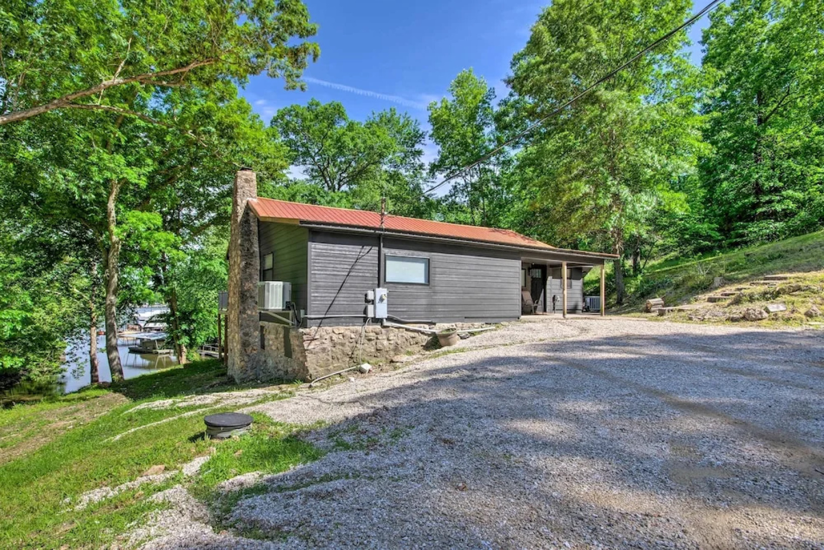 Waterfront Escape: Ozarks Home + Guest House!
