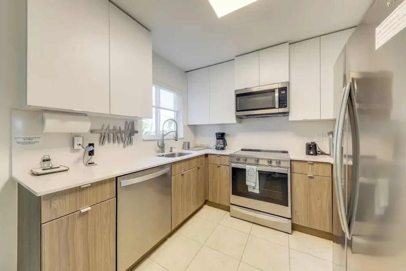 4 Mi to the Beach: Pet-friendly Oakland Park Home