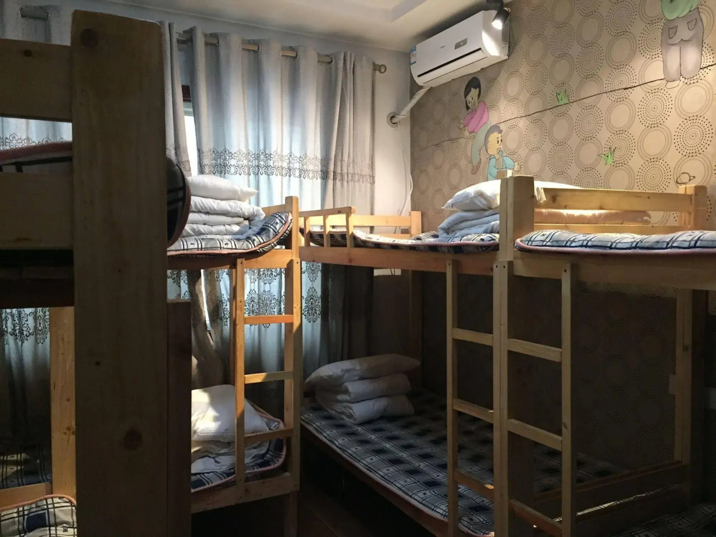 Hua Qiu Ku Youth Hostel East Street Branch