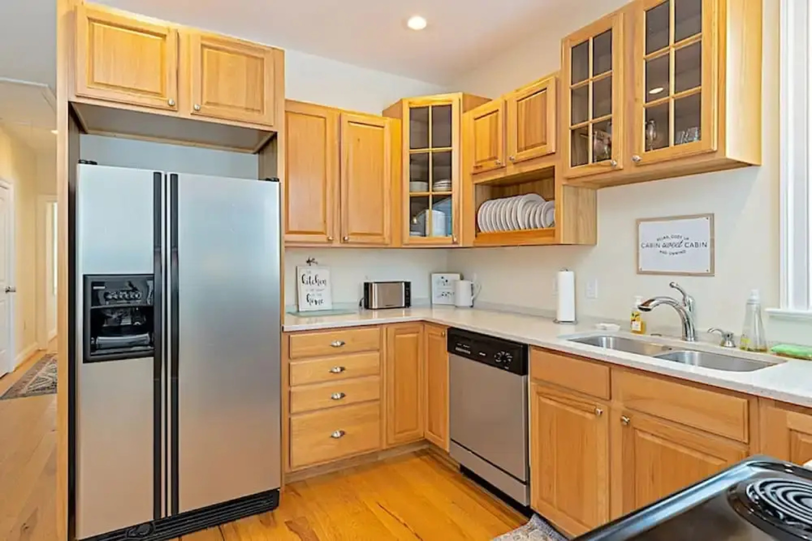 Stoney Creek Cottage Wintergreen w EV Charger