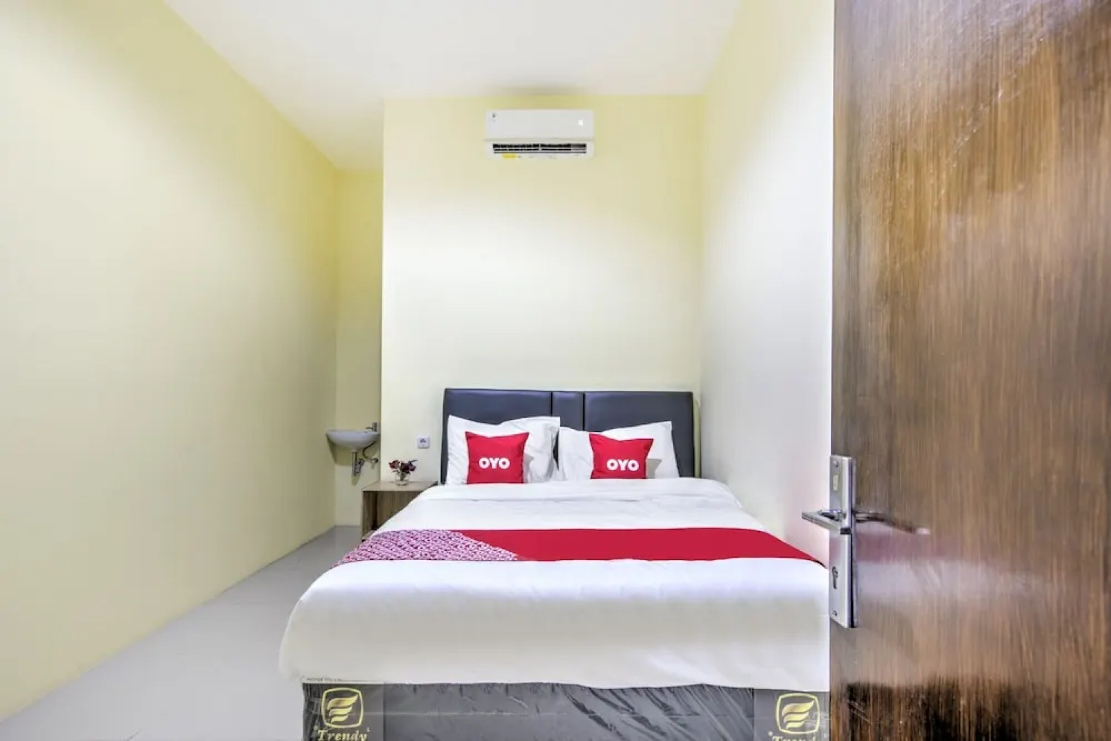 Oyo 2509 Central District Residence