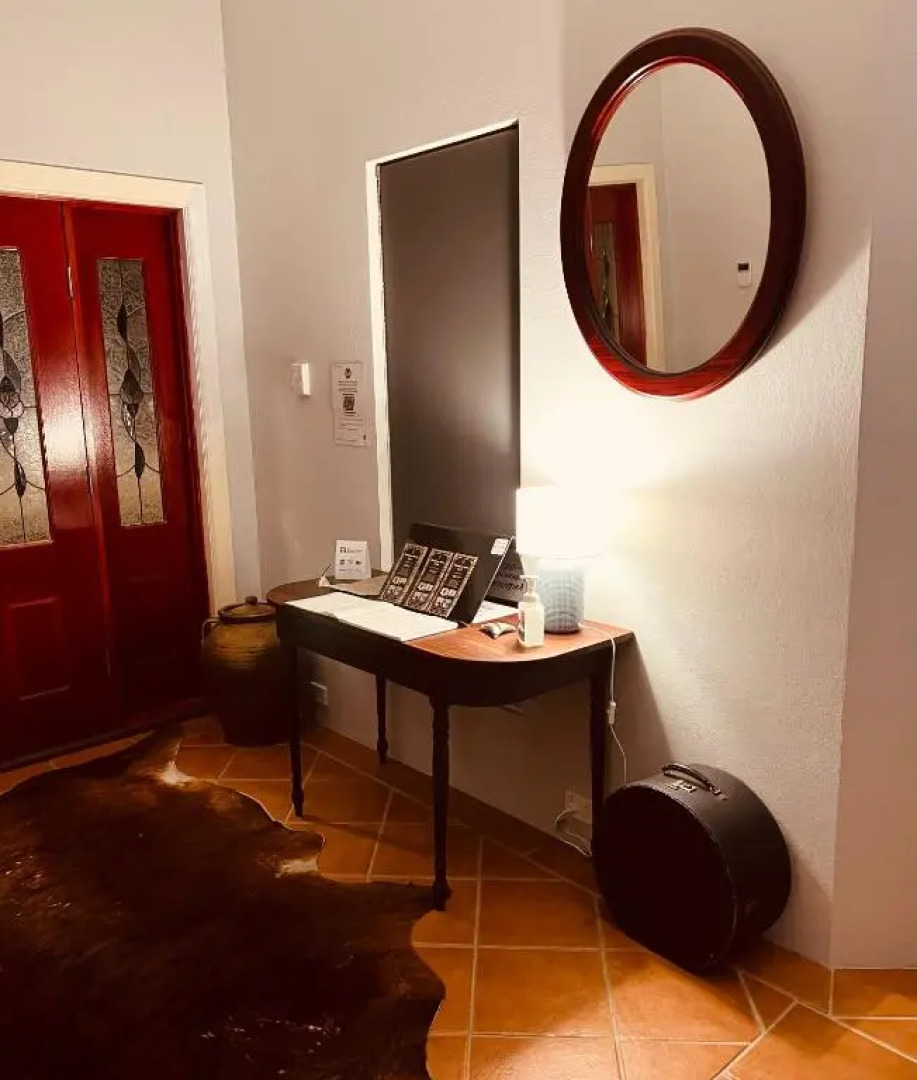 Gundaroo Manor Bed & Breakfast