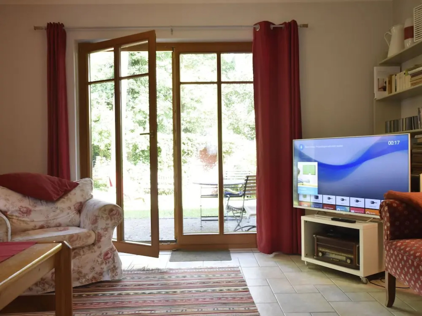 Cozy Holiday Home in Dierhagen Strand with Garden