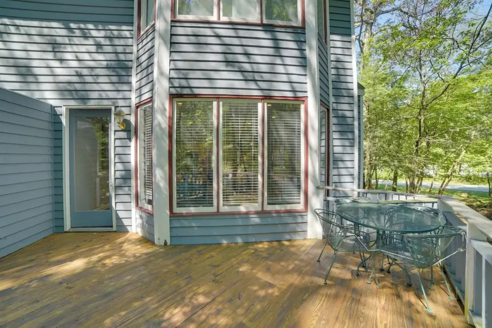 Lovely Condo w/ Deck, 1 Mi to Wintergreen Resort!