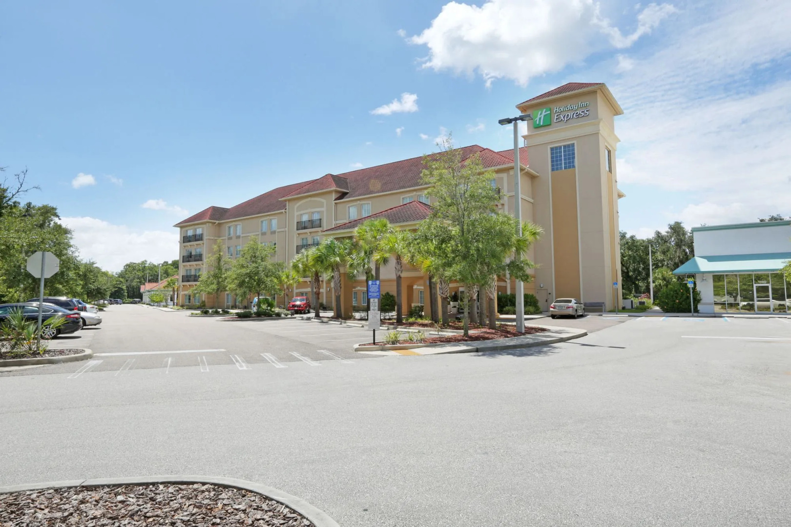 Holiday Inn Express Tampa N I-75 - University Area by IHG