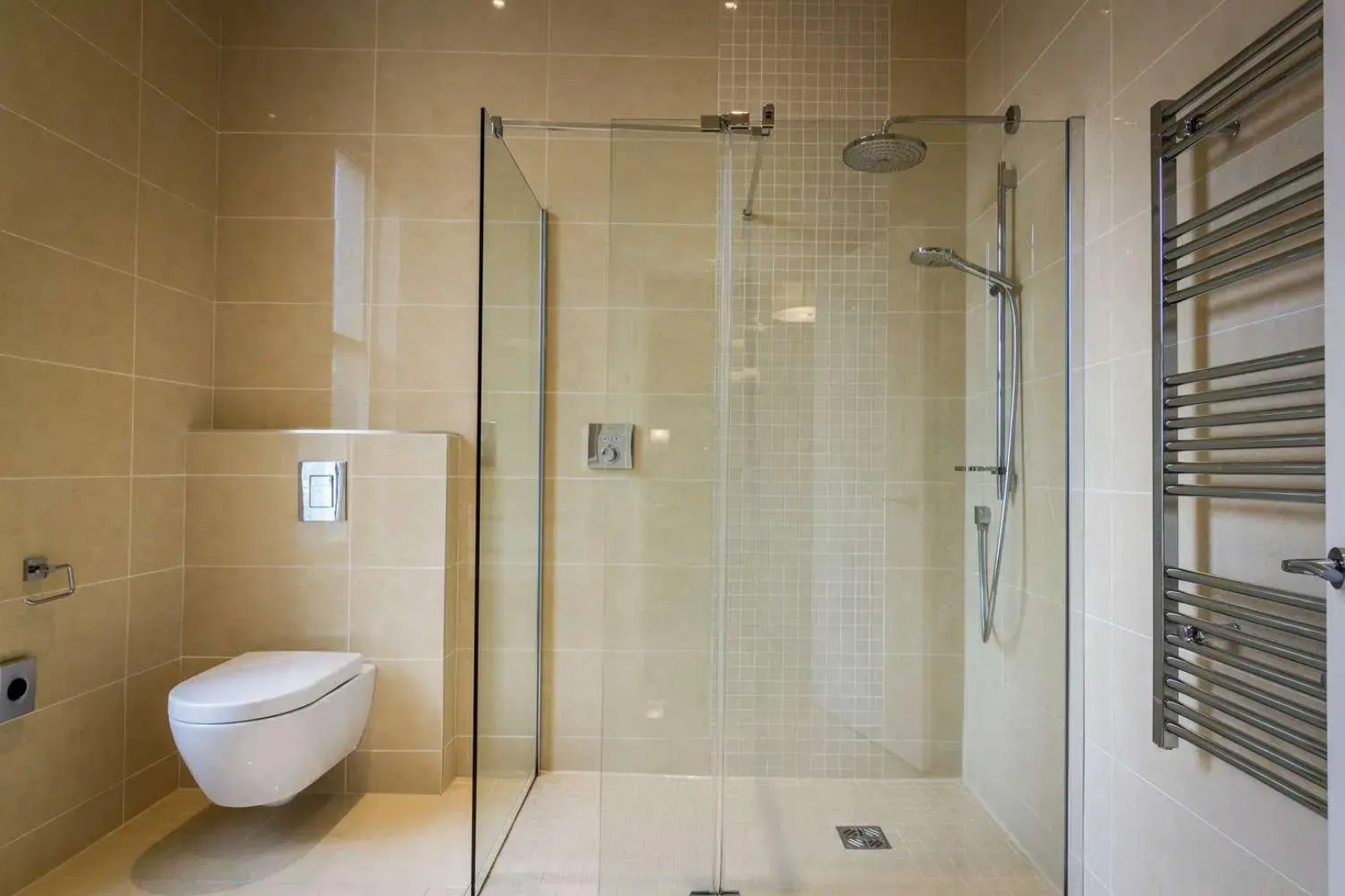 White Hart Hotel & Apartments