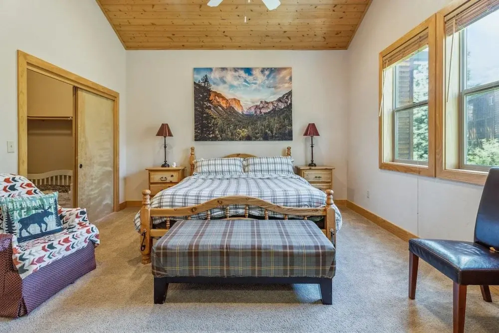 Spacious 4br/3ba. Continuous hot Water Tank! 4 Bedroom Home by Redawning