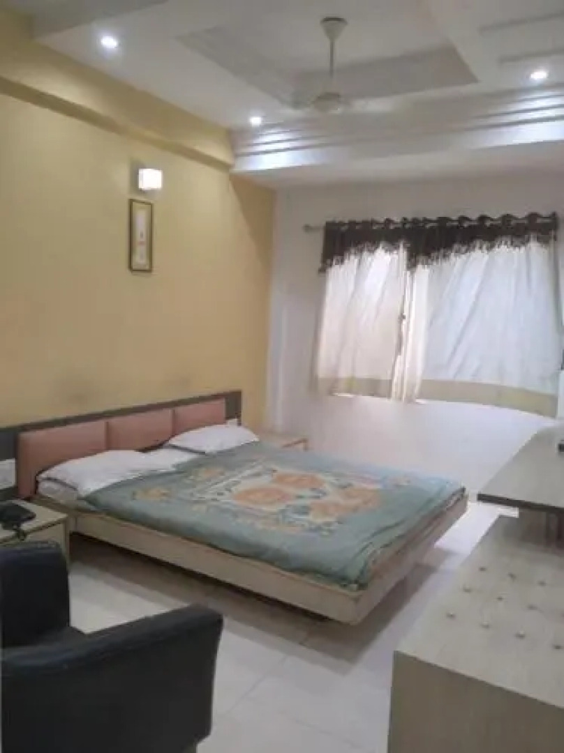 Capital O 82556 Hotel Pride