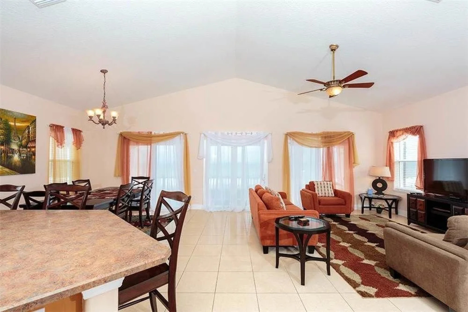 Water's Edge 4 Br home by RedAwning