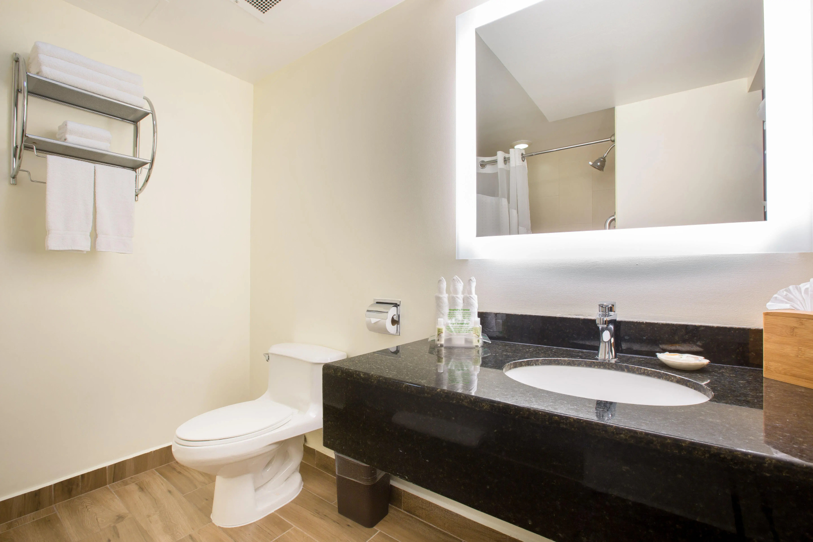 Holiday Inn San Salvador by IHG