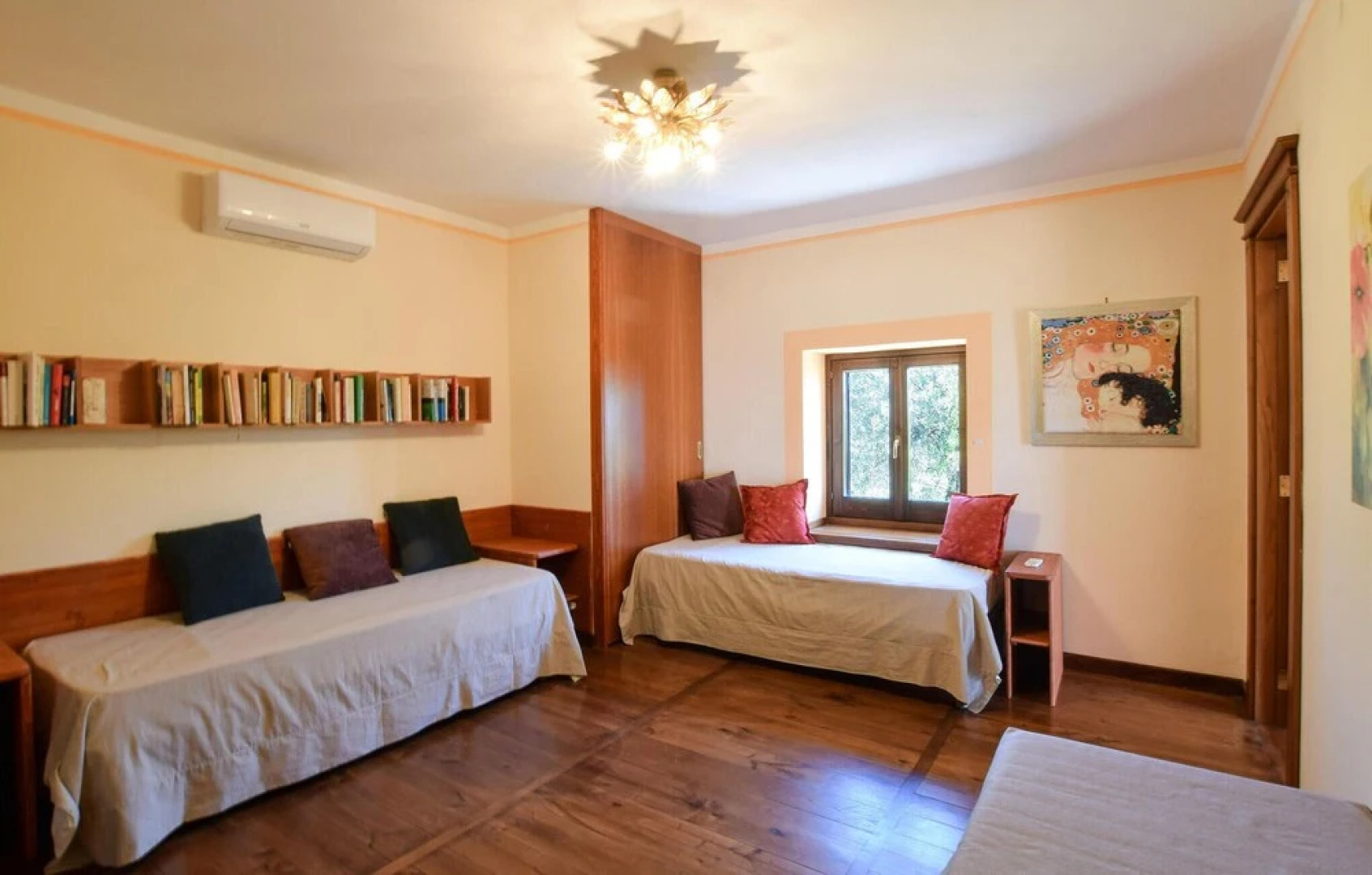 Nice Home in Montalto Uffugo With Outdoor Swimming Pool, Wifi and 5 Bedrooms