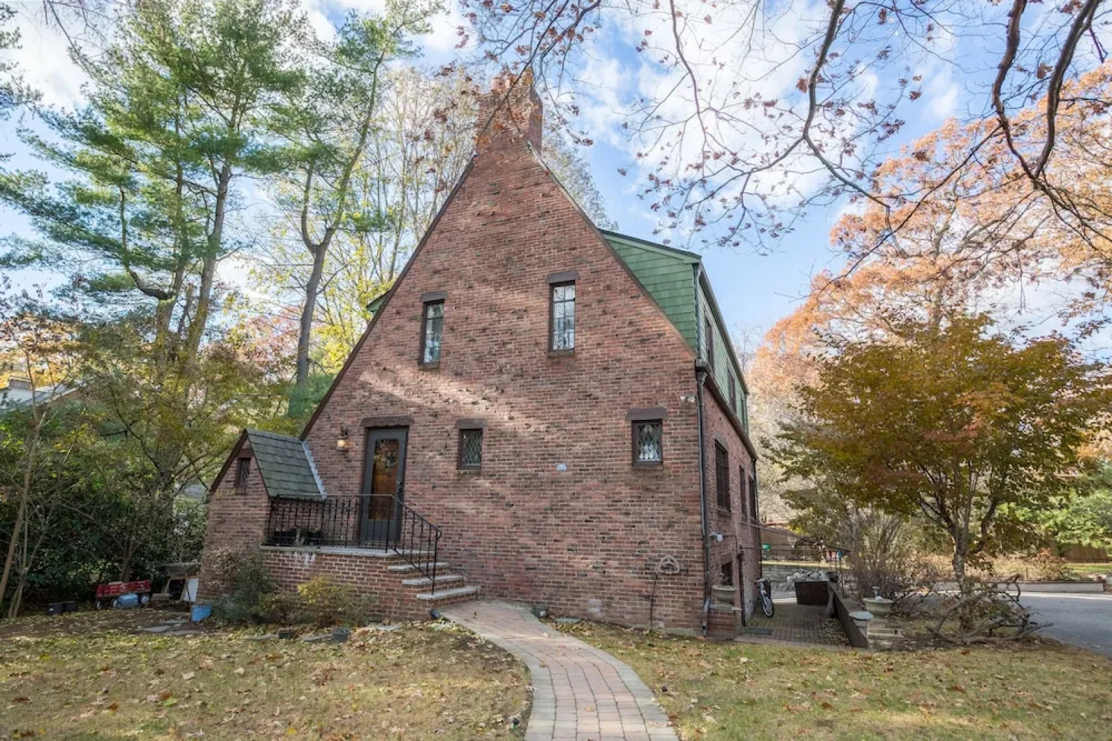 Amazing Single House in Brookline