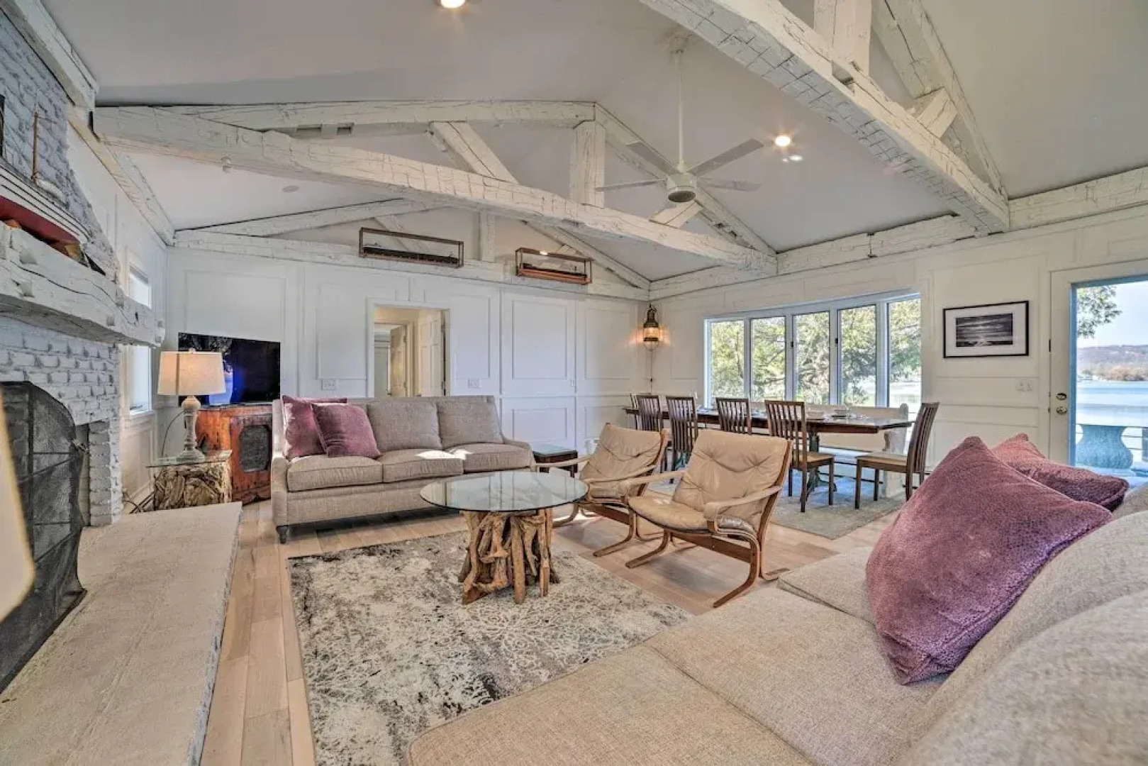 2 Living Areas, Tennis! Waterfront Suttons Bay Gem