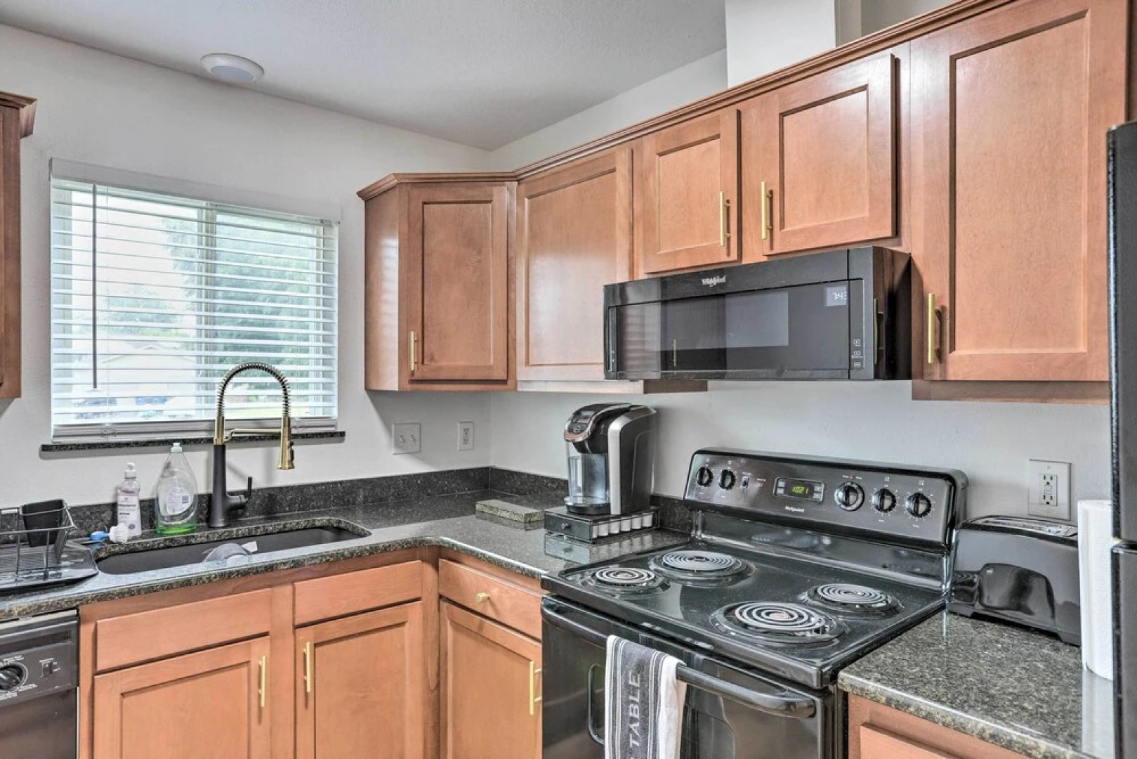 Welcoming Ohio Getaway < 9 Mi to Dtwn Toldeo!