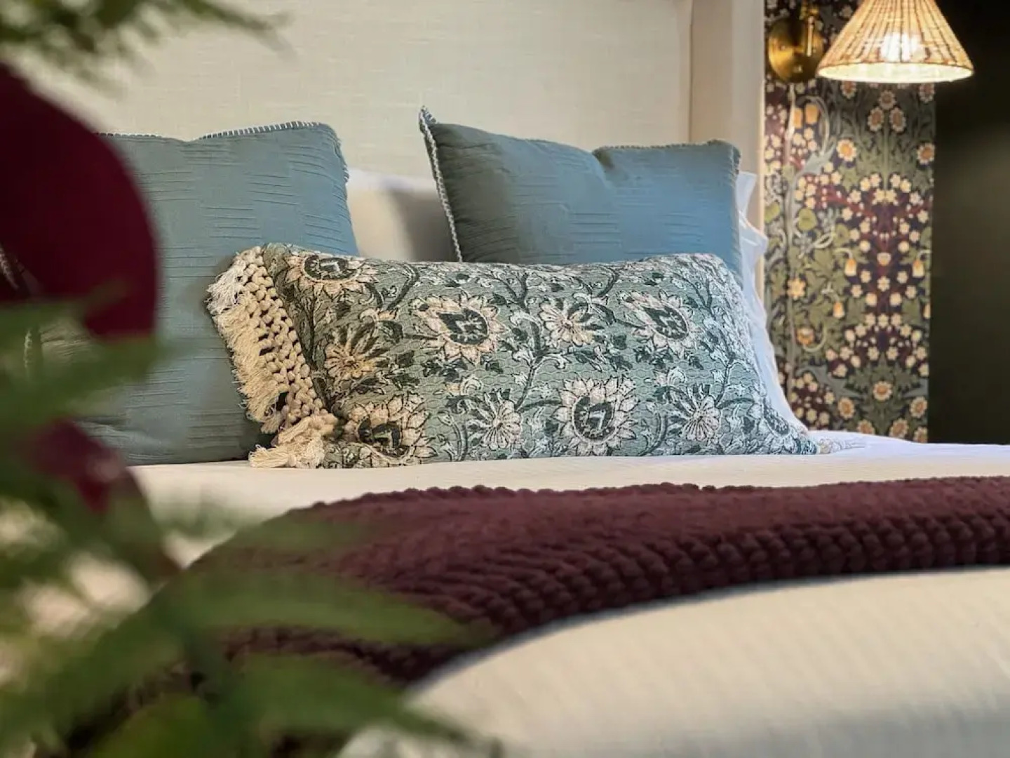 The Aurora Inn & Cottages