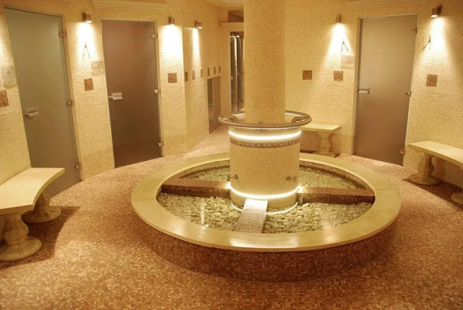 Zámek Kamenný dvůr