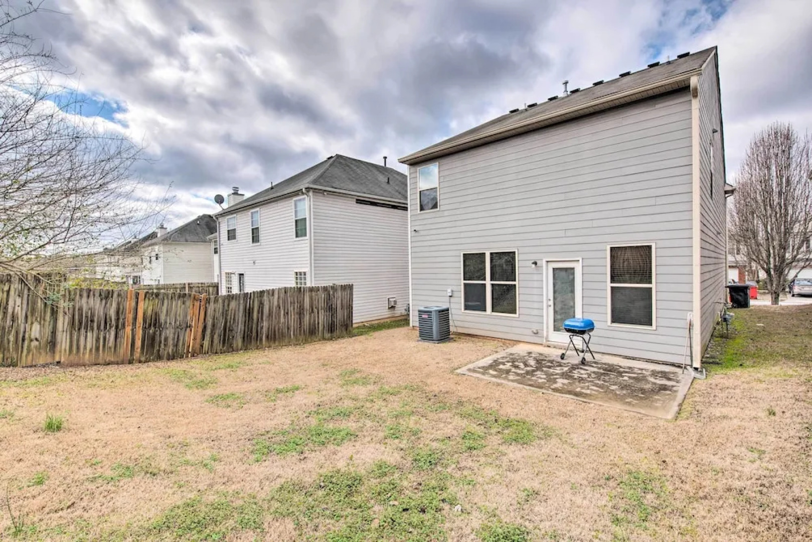 Suburban Atlanta Vacation Home ~ 3 Mi to Airport!