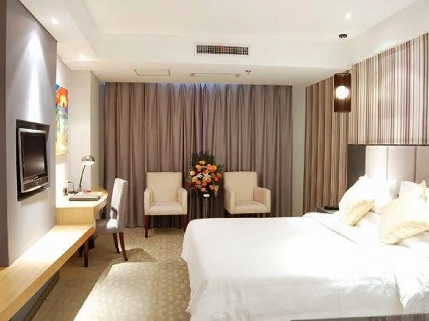 Wuhan Zhuo Yue Holiday Hotel