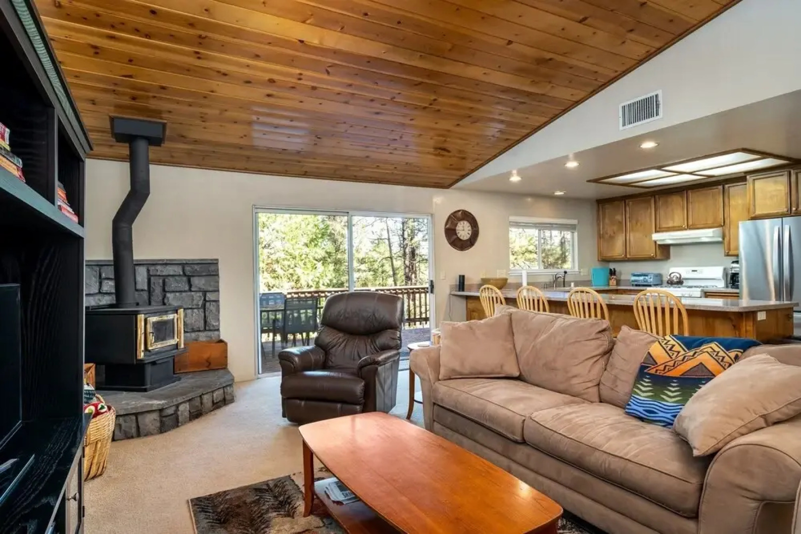 Wolf Den - Check out the Beach, Country Club, Golf Course Enjoy the Wifi, Central Heat and Air Conditioning. Near Yosemite by Redawning