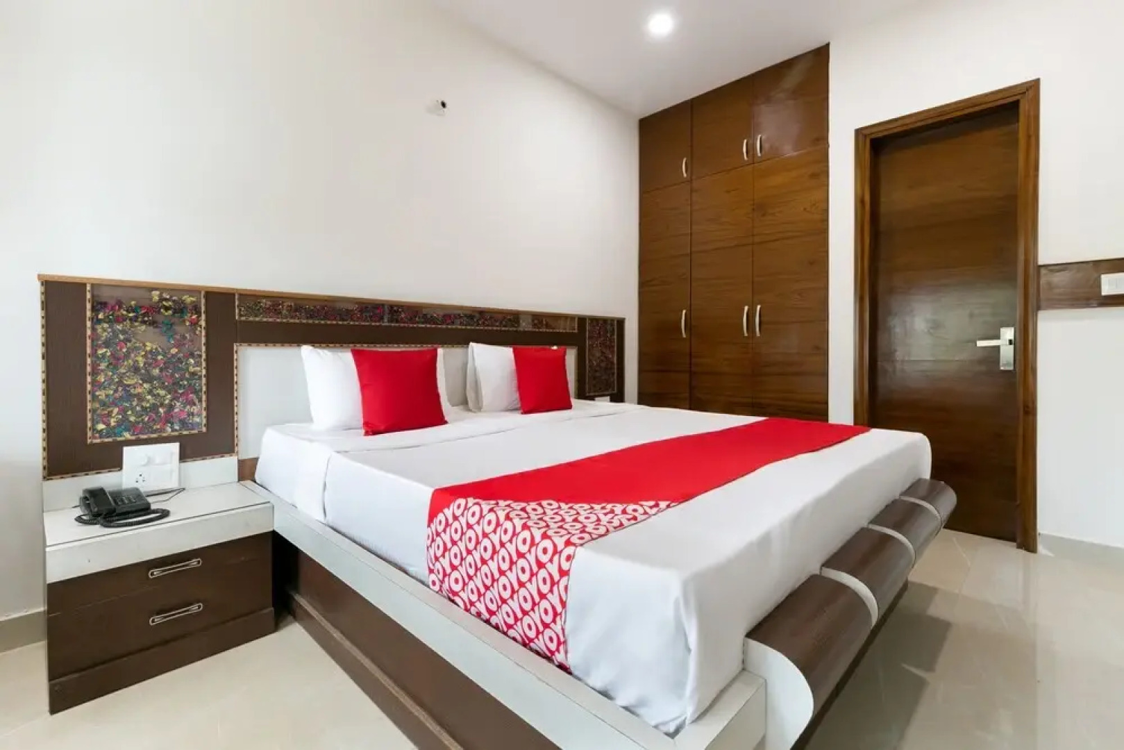 OYO 35938 Hotel Aditya & Kings