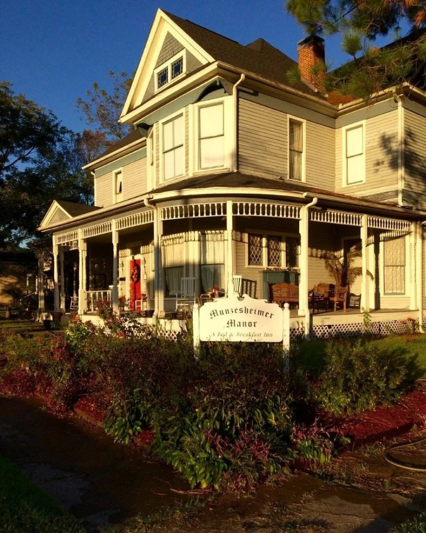 Munzesheimer Manor Bed & Breakfast