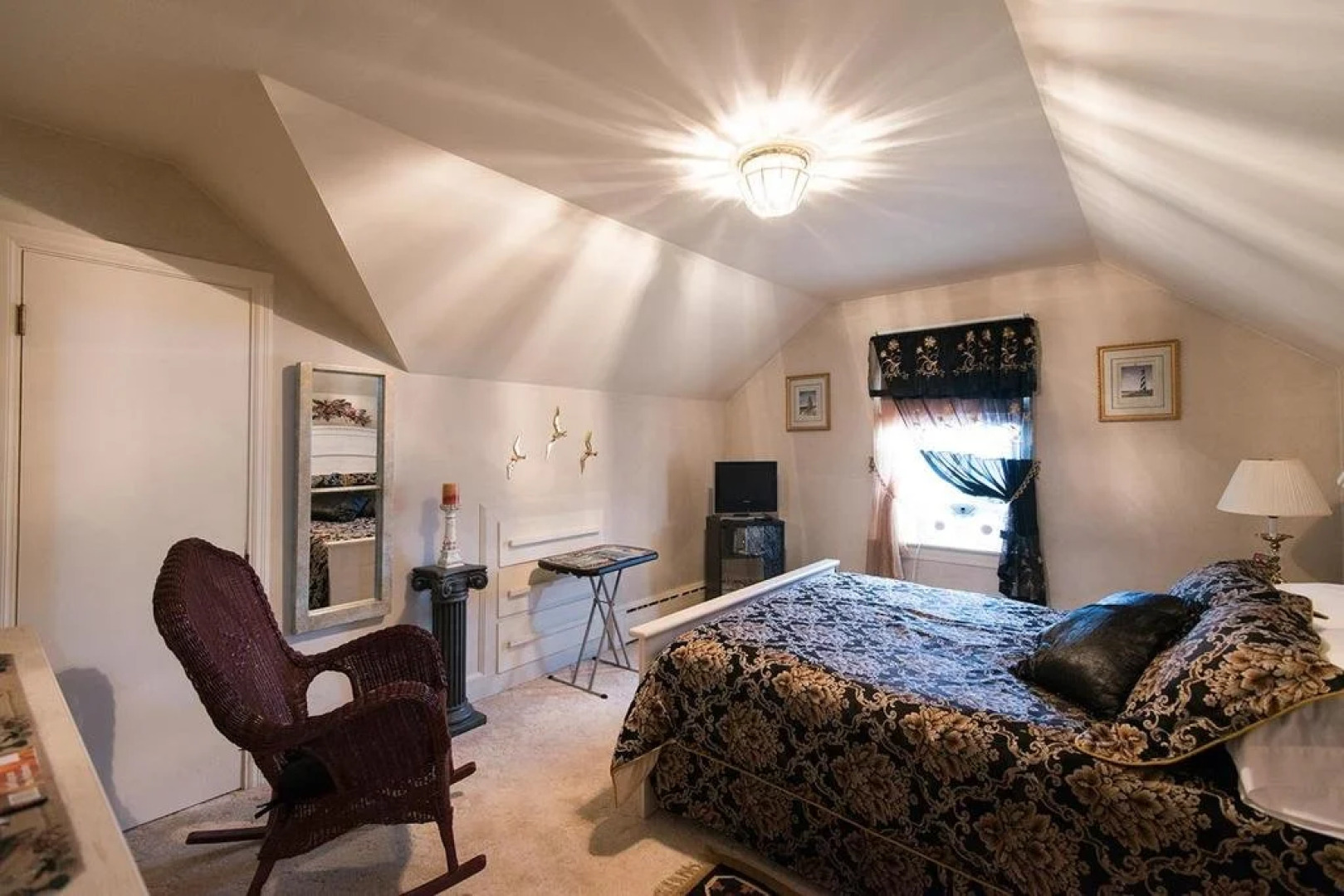 Harbour Tide Inn B&B