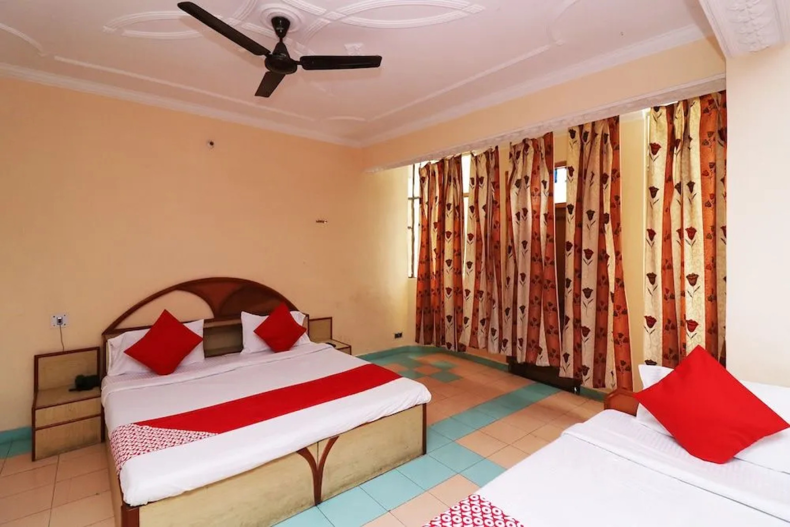 Oyo 44250 New Hotel Shivlok