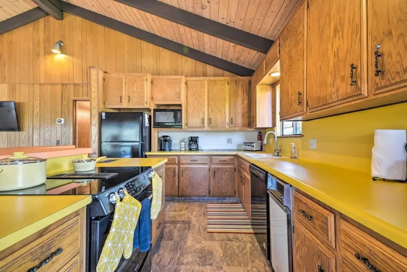 Calm Groveland Cabin - Near Pine Mountain Lake!