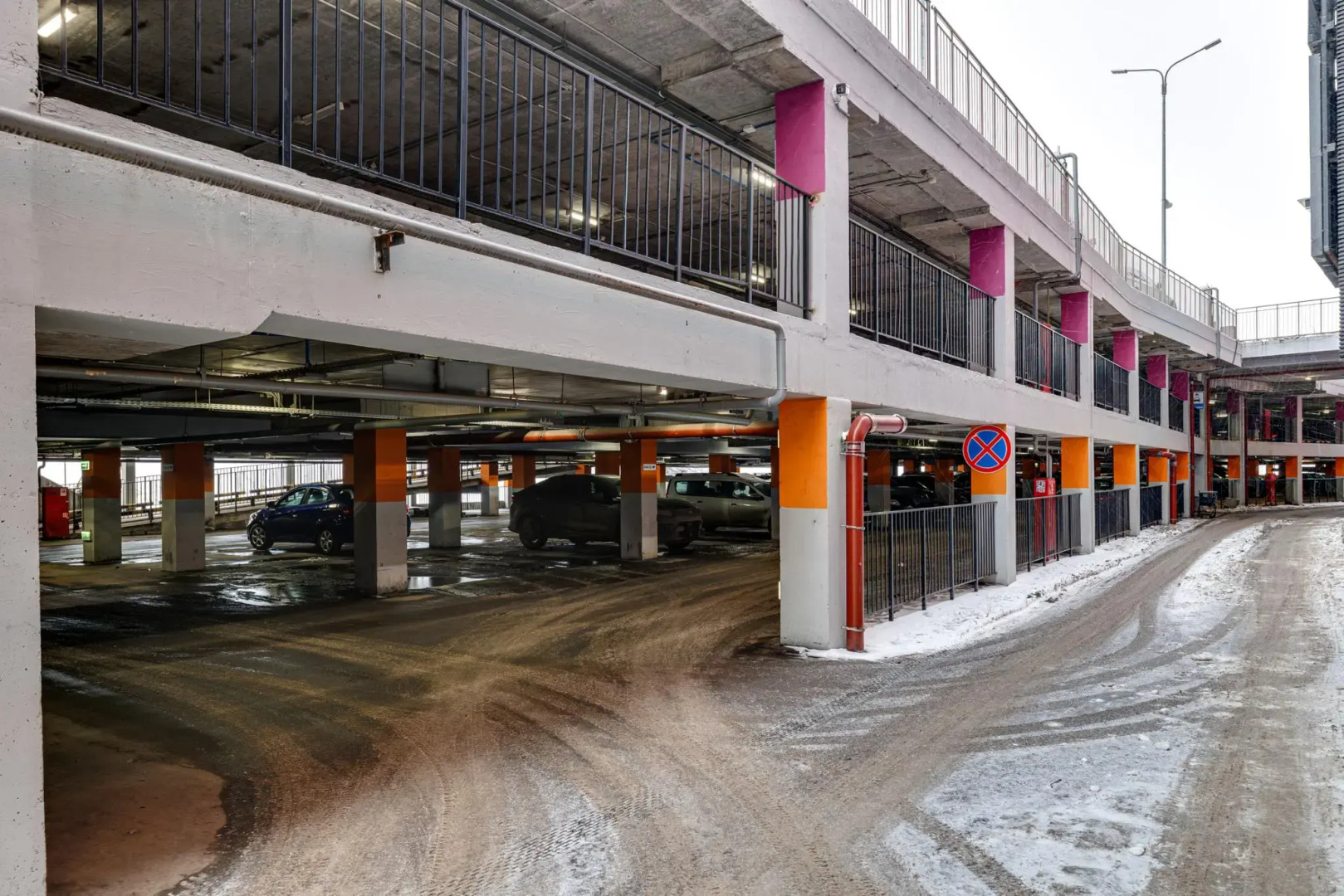 Happy People на улице Олимпийская