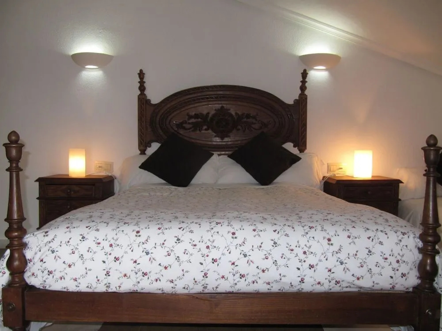 Las Cavenes Del Cabaco