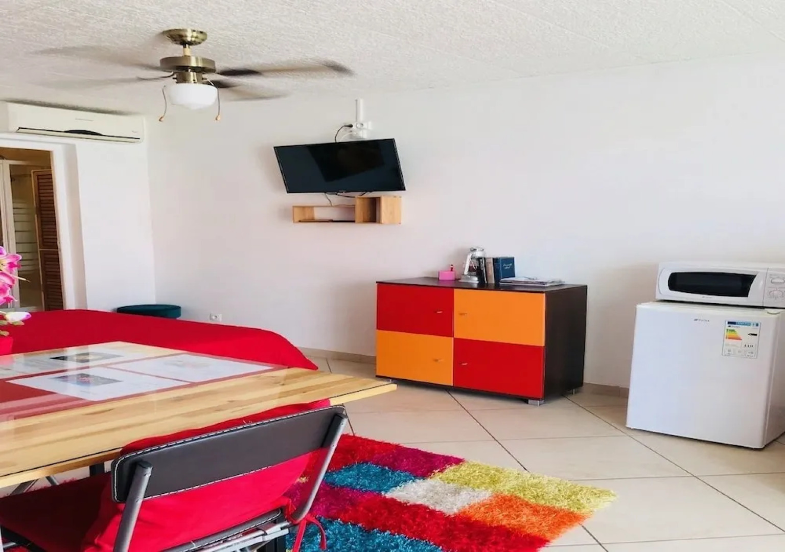 COLIBRI PAYS- Adults Only