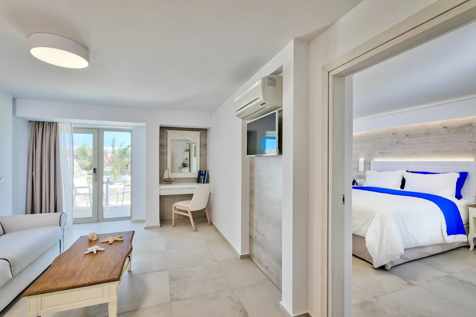 White Pearls Luxury Suites - Adults Only