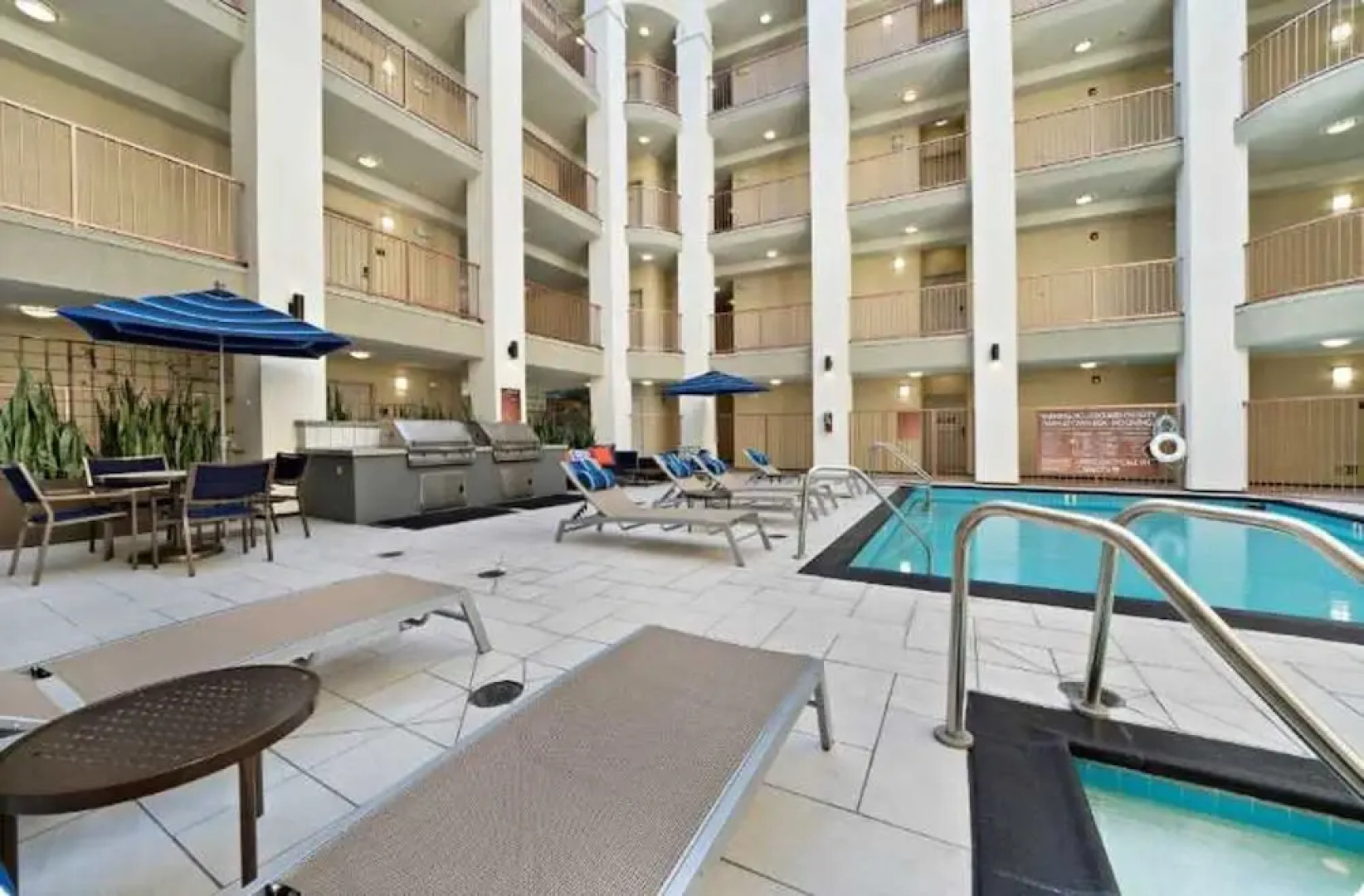 Modern Escape W Pool GYM Parking 10 Min to Cedars