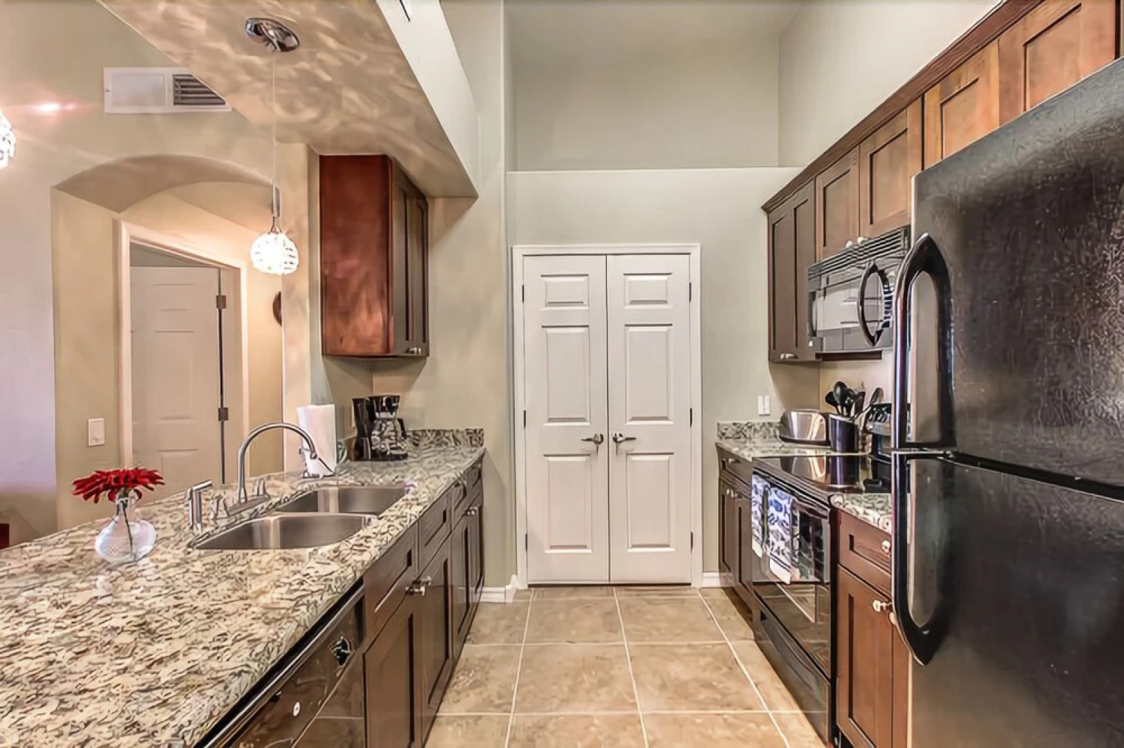 Southern #3116 - 3 Br condo by RedAwning