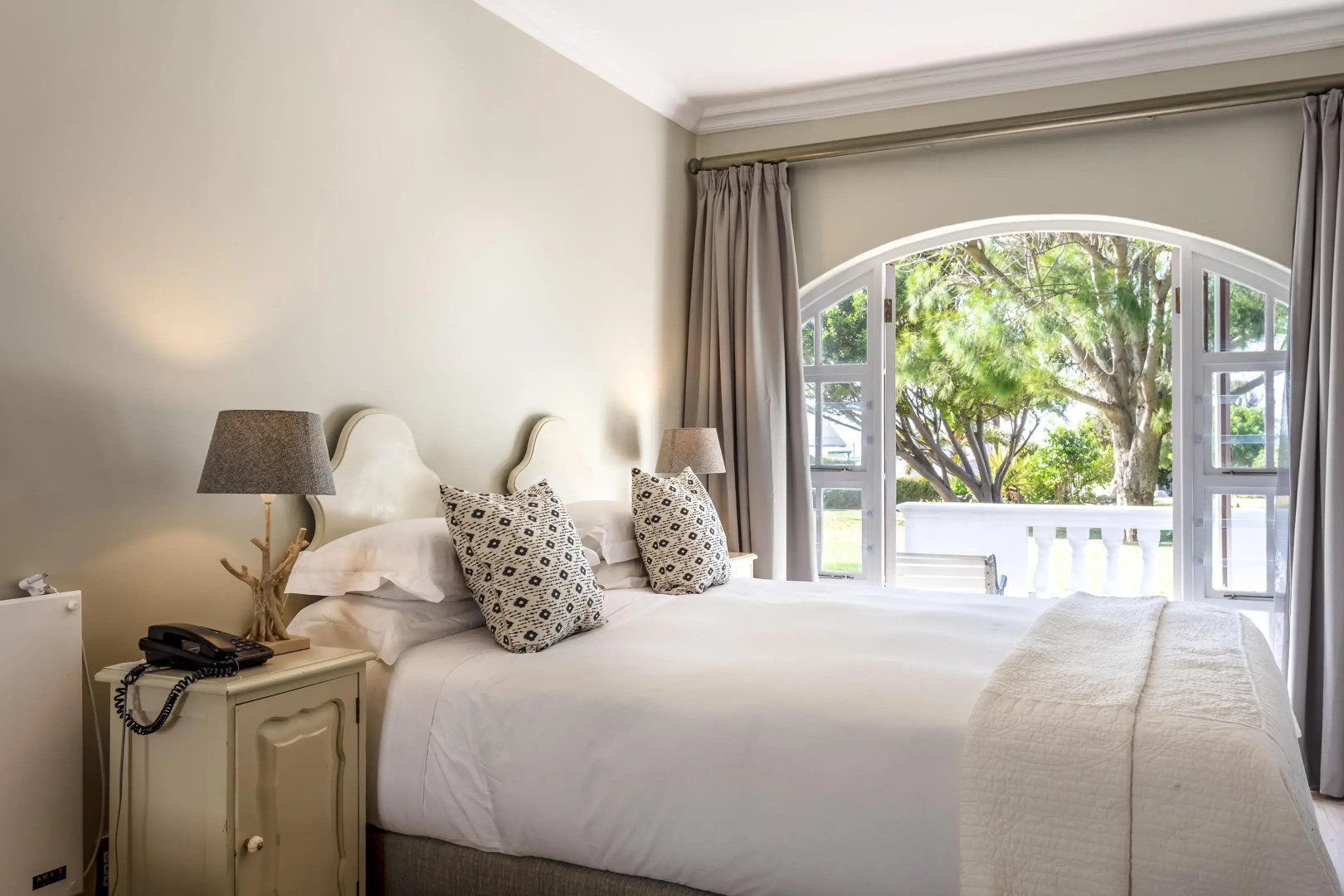 Whale Rock Luxury Lodge